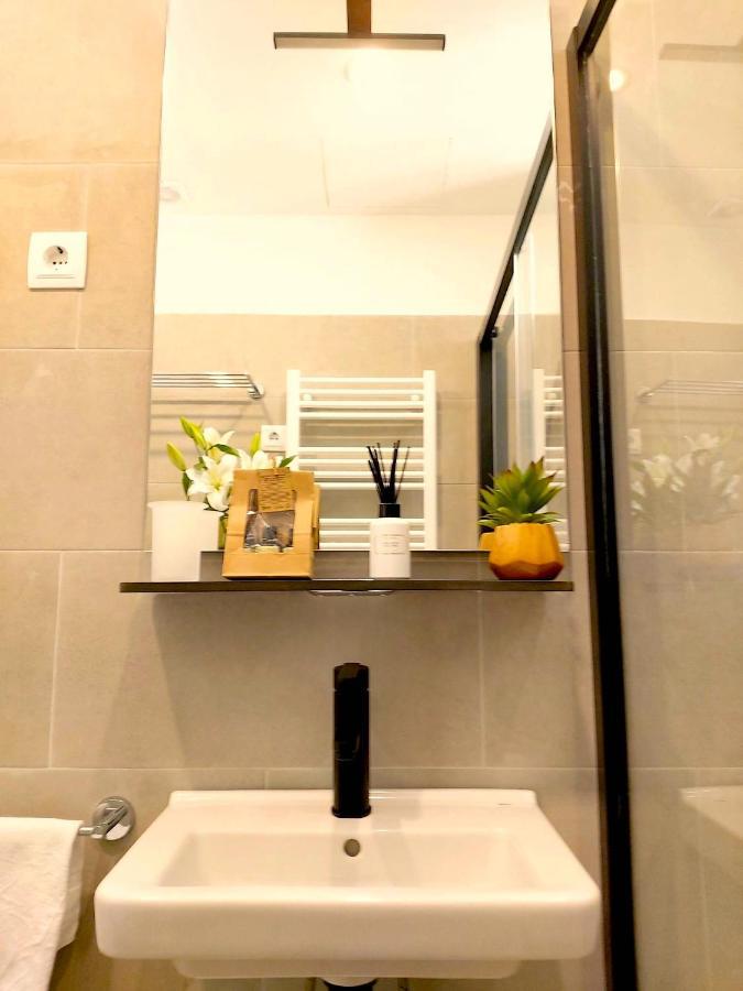 Apartamento Nuevo y Reformado al lado de la Gran Vía Madrileña Exterior foto